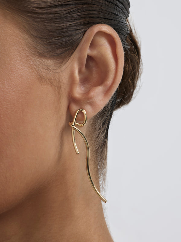 SHEIKE Adele Earrings Gold 1007938 Model Image