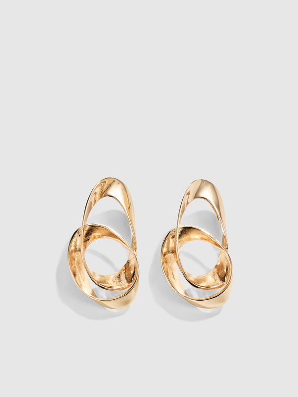 SHEIKE Bella Earrings Gold 1008501 Model Image