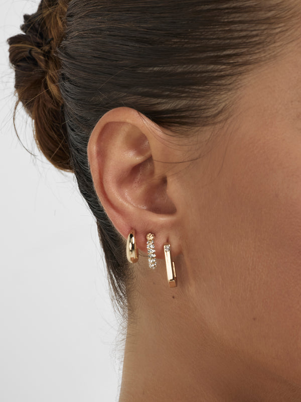 SHEIKE Indie Earring Stack Gold 1008614 Model Image