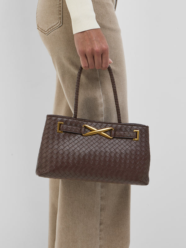 SHEIKE Indiana Bag Cocoa 1008800 Model Image