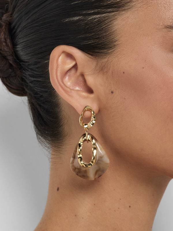 SHEIKE Faye Earring Gold 1008853 Model Image