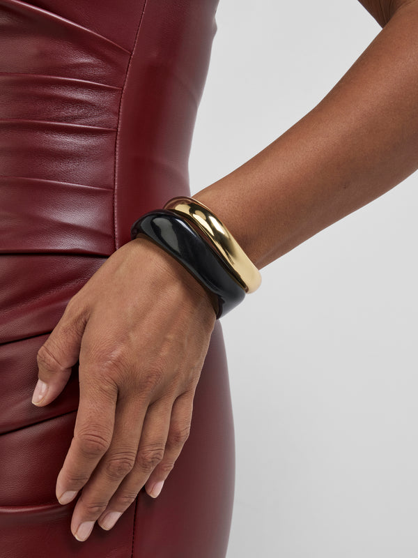 SHEIKE Lulu Bangle Set Gold/Black 1008830 Model Image