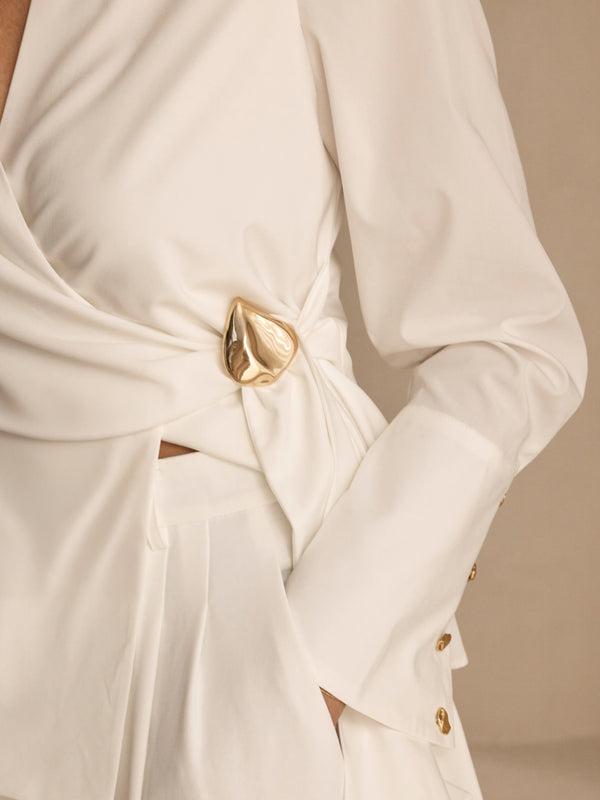 SHEIKE Chloe Brooch Gold 1007933 Campaign Image