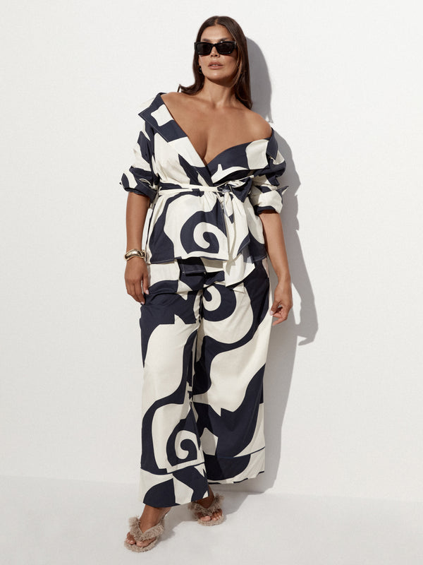 Size12 SHEIKE Ripple Pant Print 1007684 Campaign Image